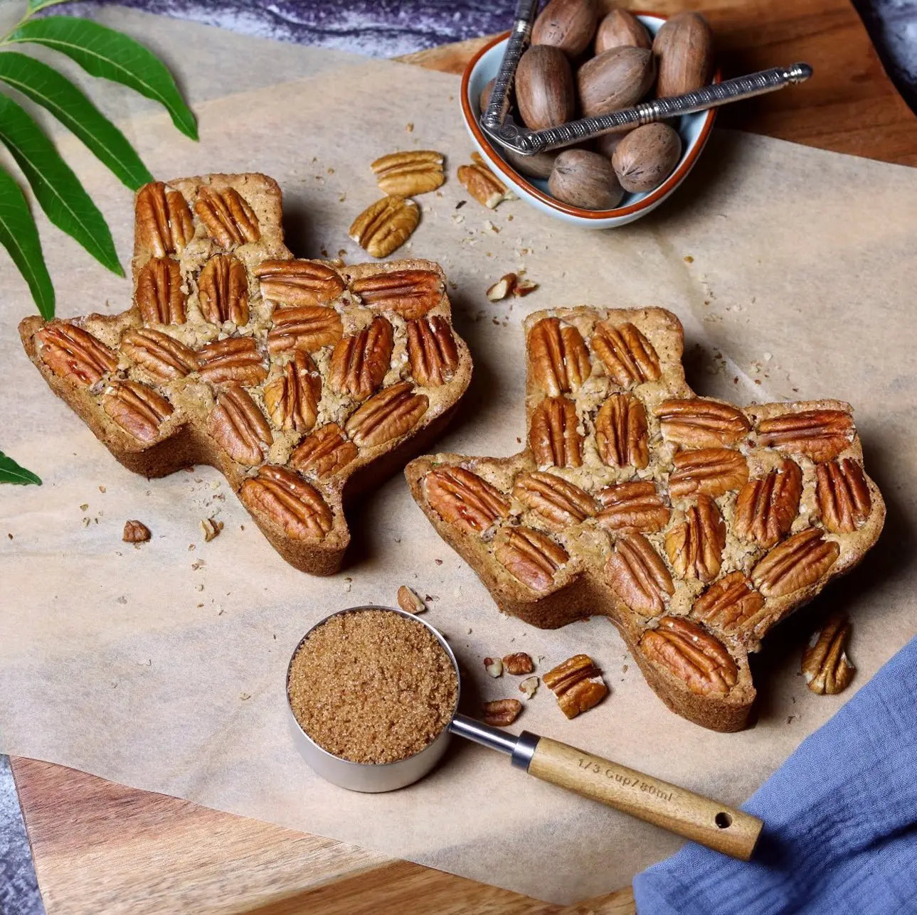 Medium Texas Pecan Cake 2-Pack | Serves 10-12 Texas Pecan Cakes