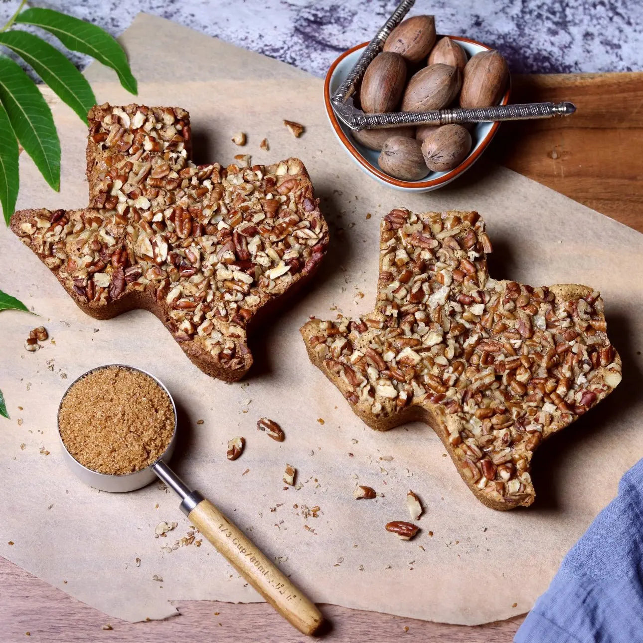 Medium Texas Pecan Cake 2-Pack | Serves 10-12 Texas Pecan Cakes