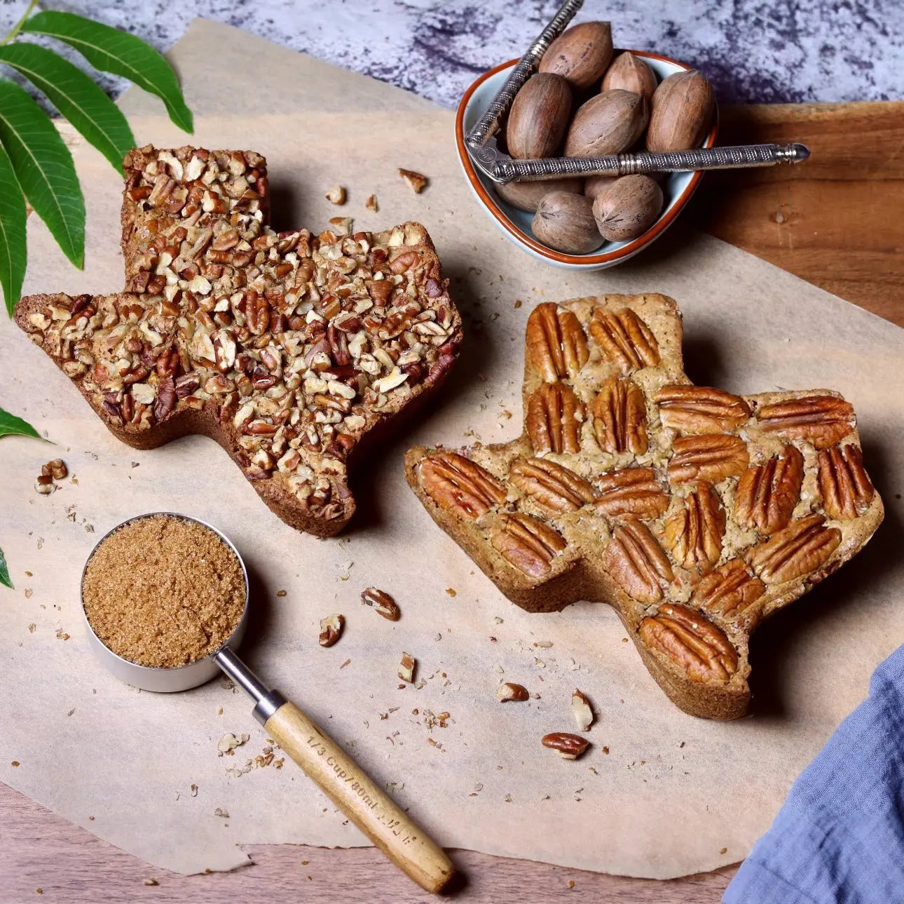Medium Texas Pecan Cake 2-Pack | Serves 10-12 Texas Pecan Cakes